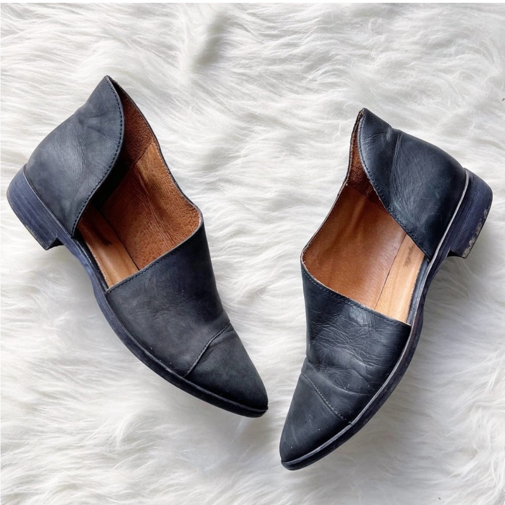 Free People Royale Flat in Black